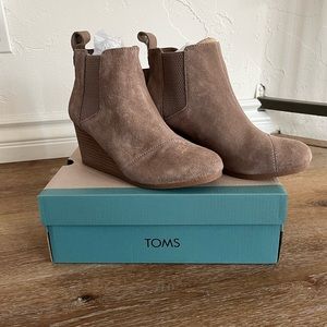 NWT Toms booties size 7